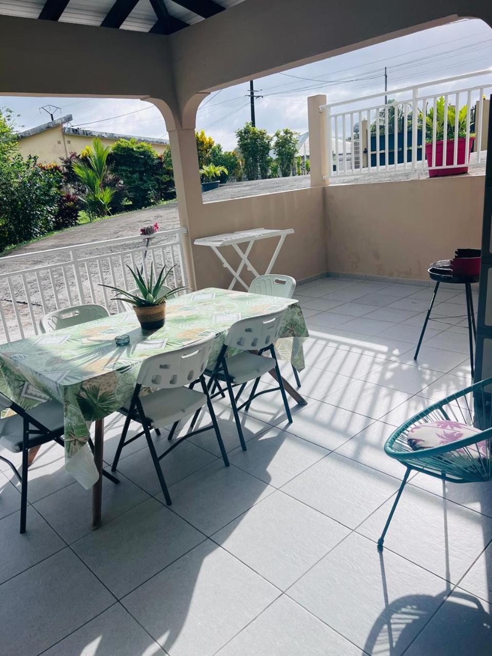 Logement Campagne Coquelicots Plaisance Le Lamentin Exterior foto